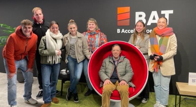 Alumnos de Cámarabilbao visitan la BAT, la Bilbao Accelerator Tower