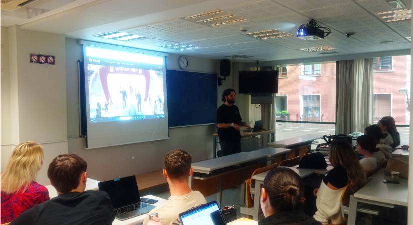 Borja Gómez, exalumno de Cámarabilbao, imparte una charla sobre su experiencia académica y profesional en Alemania