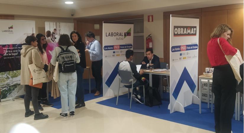 Cámarabilbao celebró la feria de empleo, punto de encuentro entre jóvenes y empresas