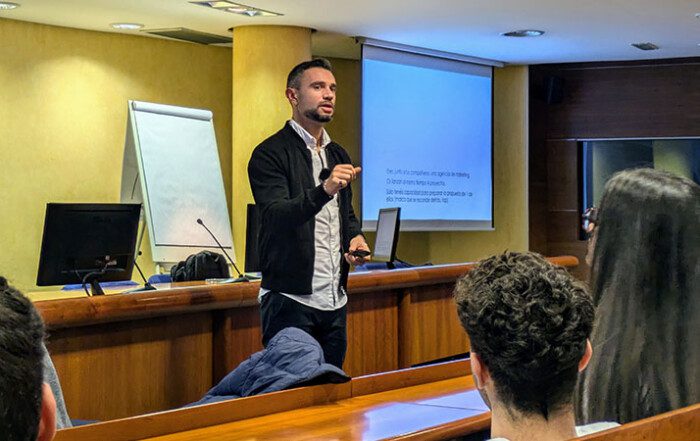 Iñaki Positivo inspira a los futuros líderes del Marketing Digital en Cámarabilbao University Business School